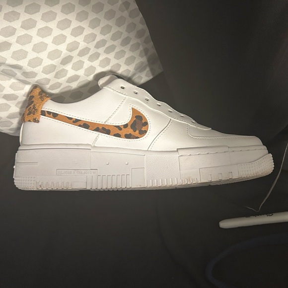 Nike Women's Air Force 1 Pixel SE White with Leopard Accents - Picture 9 of 11